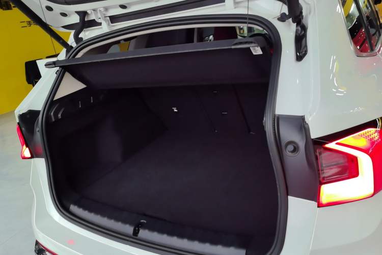Used BMW iX1 2023 eDrive25L X Design Package Trunk