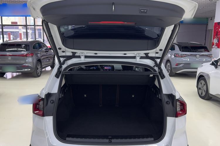 Used BMW iX1 2023 xDrive30L X Design Package Trunk