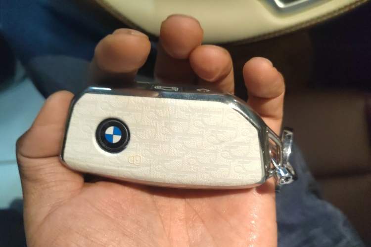 Used BMW iX1 2023 xDrive30L X Design Package Vehicle Key