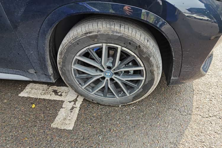 Used BMW iX1 2025 eDrive25L M Sport Package Right Front Wheel Hub