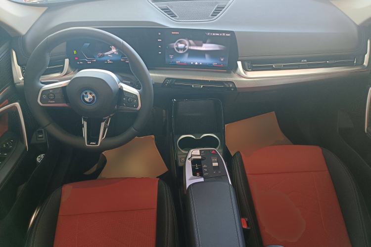 Used BMW iX1 2025 eDrive25L M Sport Package Center Console