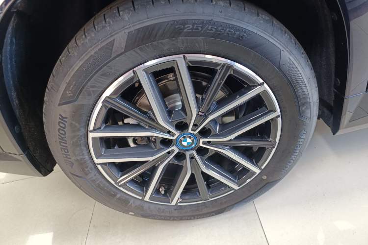 Used BMW iX1 2025 eDrive25L M Sport Package Right Rear Wheel Hub