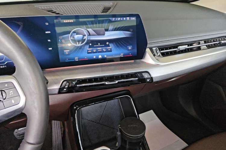 Used BMW iX1 2025 eDrive25L M Sport Package Audio And AC Panel
