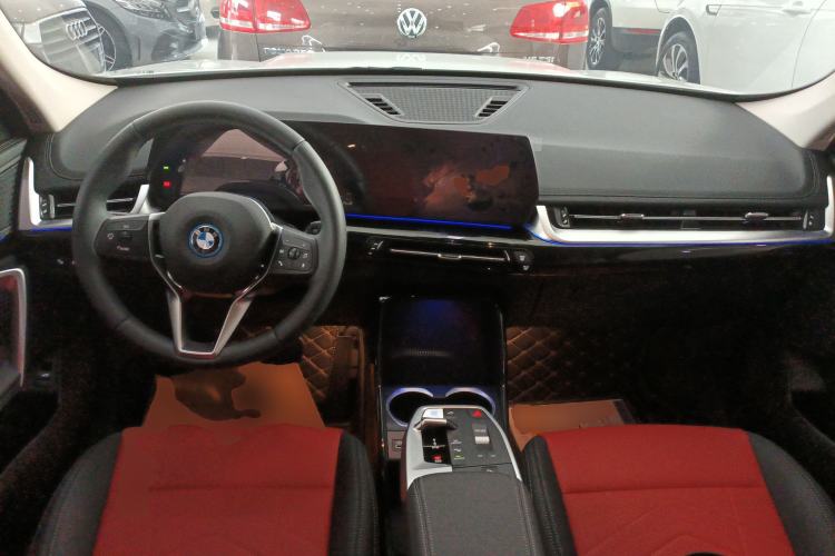 Used BMW iX1 2025 eDrive25L X Design Package Center Console