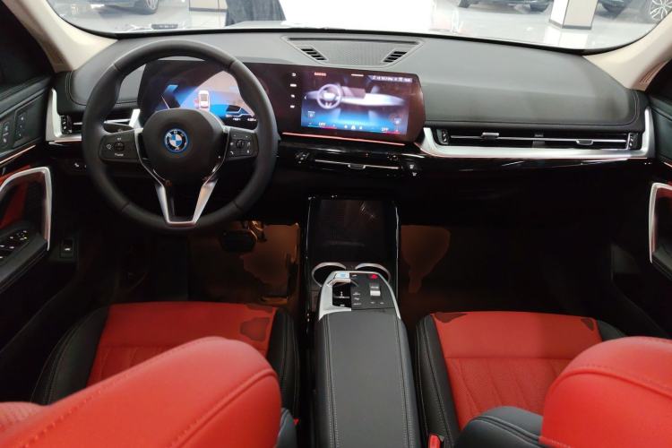 Used BMW iX1 2025 eDrive25L X Design Package Center Console