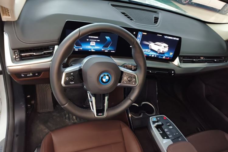 Used BMW iX1 2025 eDrive25L M Sport Package Center Console
