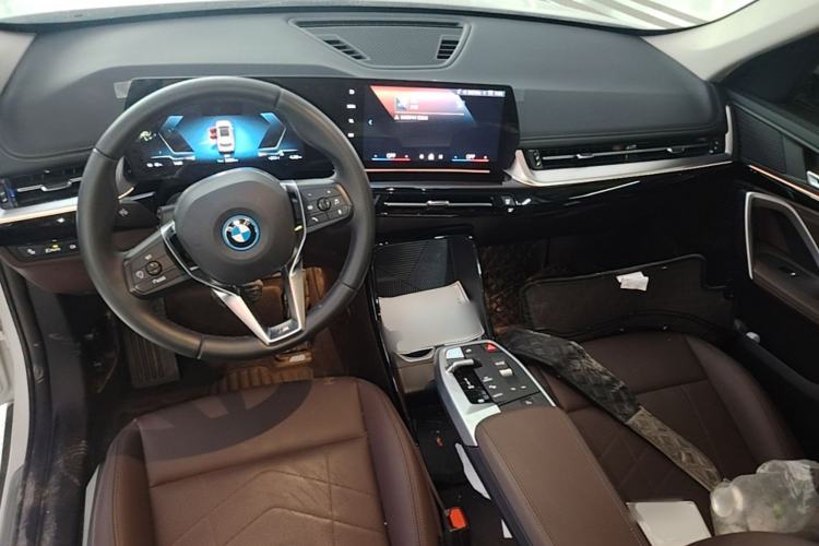 Used BMW iX1 2025 eDrive25L X Design Package Center Console