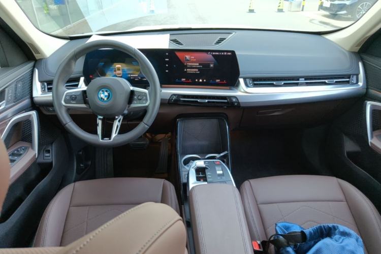 Used BMW iX1 2025 eDrive25L M Sport Package Center Console