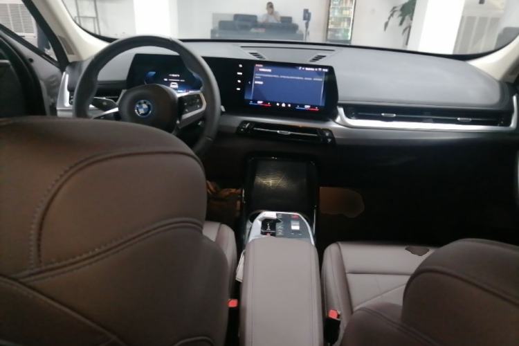 Used BMW iX1 2025 eDrive25L M Sport Package Center Console