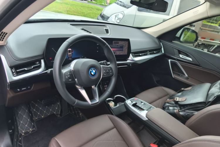 Used BMW iX1 2025 eDrive25L X Design Package Center Console