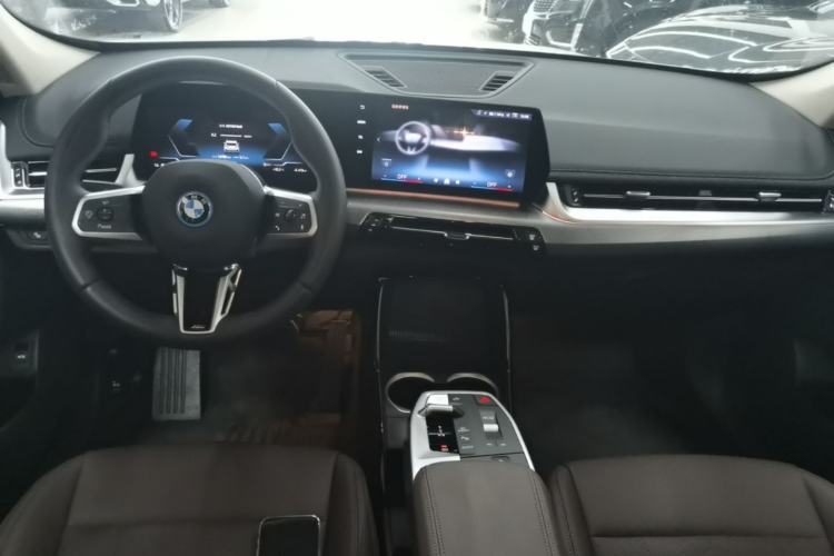 Used BMW iX1 2025 eDrive25L M Sport Package Center Console