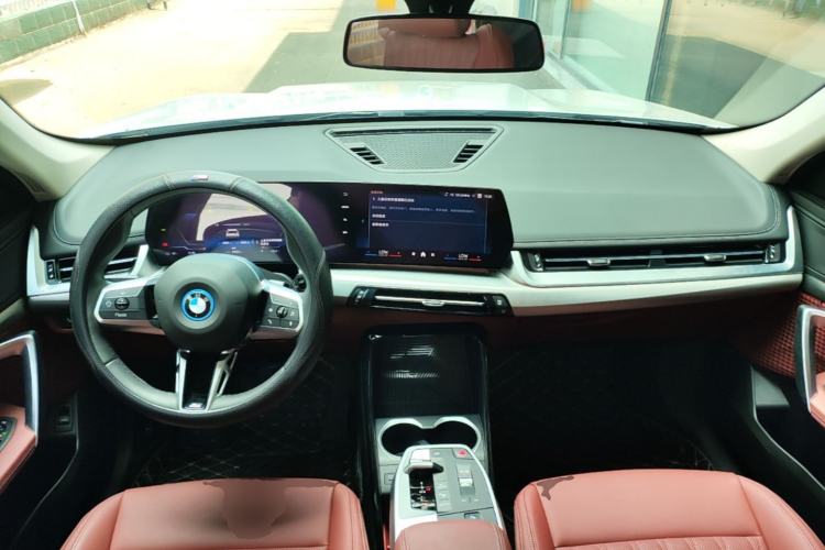 Used BMW iX1 2025 eDrive25L M Sport Package Center Console