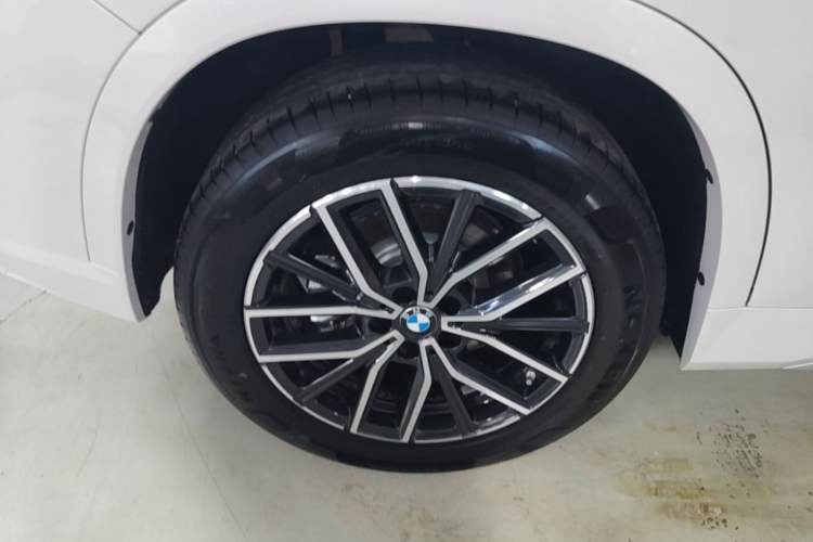 Used BMW iX1 2025 eDrive25L M Sport Package Exterior 5