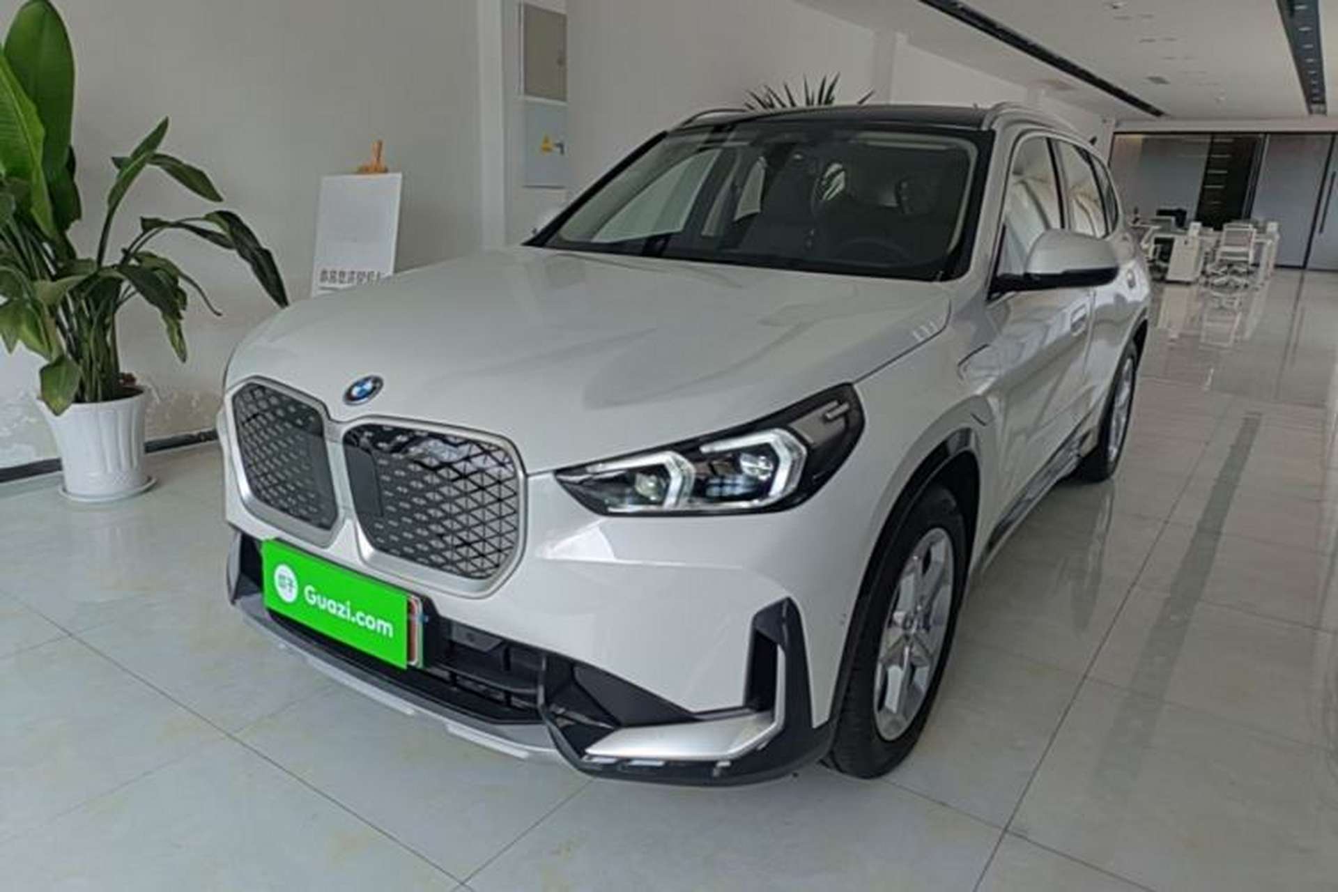 Used BMW iX1 2025 eDrive25L X Design Package Front Left 45 Deg