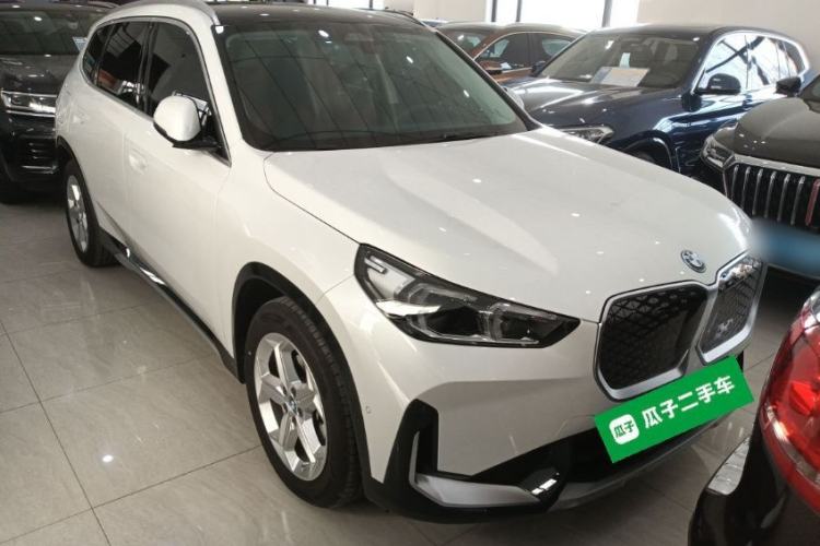 Used BMW iX1 2025 eDrive25L X Design Package Front Right 45 Deg