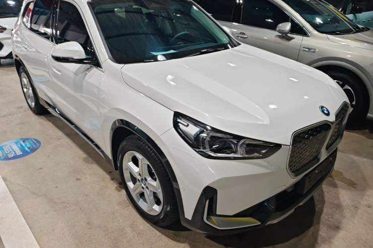 Used BMW iX1 2025 eDrive25L X Design Package Front Right 45 Deg