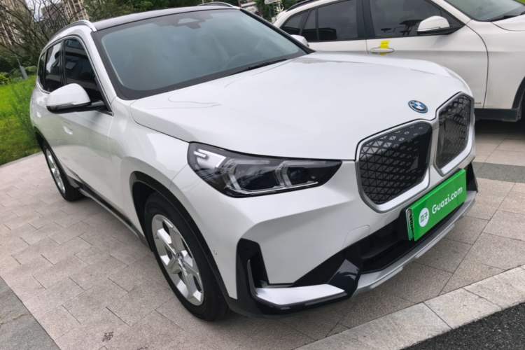 Used BMW iX1 2025 eDrive25L X Design Package Front Right 45 Deg