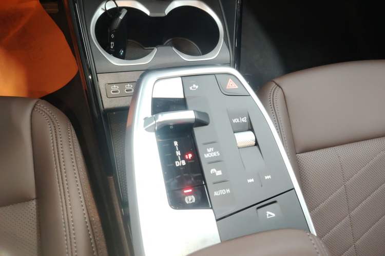Used BMW iX1 2025 eDrive25L M Sport Package Gear Lever
