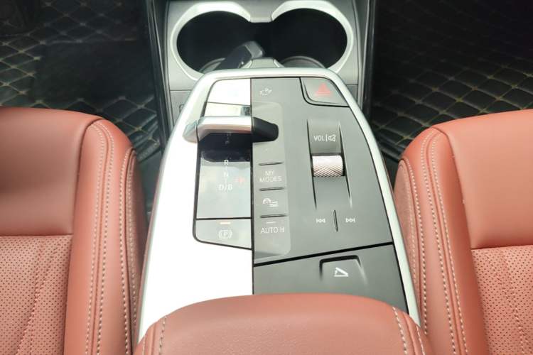 Used BMW iX1 2025 eDrive25L M Sport Package Gear Lever