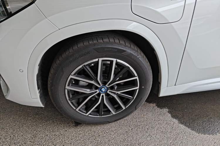 Used BMW iX1 2025 eDrive25L M Sport Package Left Front Wheel Hub