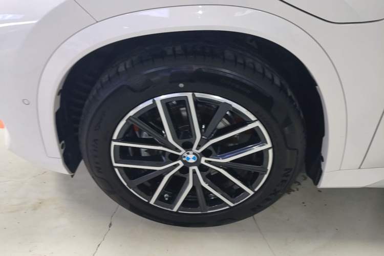 Used BMW iX1 2025 eDrive25L M Sport Package Left Front Wheel Hub