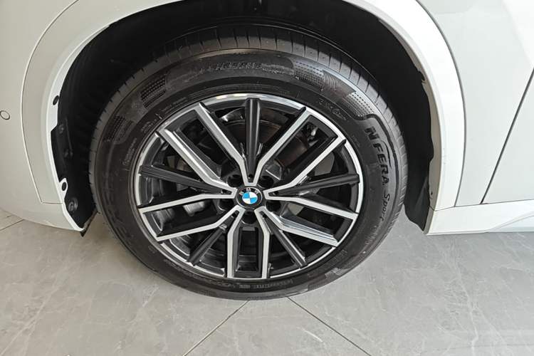 Used BMW iX1 2025 eDrive25L M Sport Package Left Front Wheel Hub
