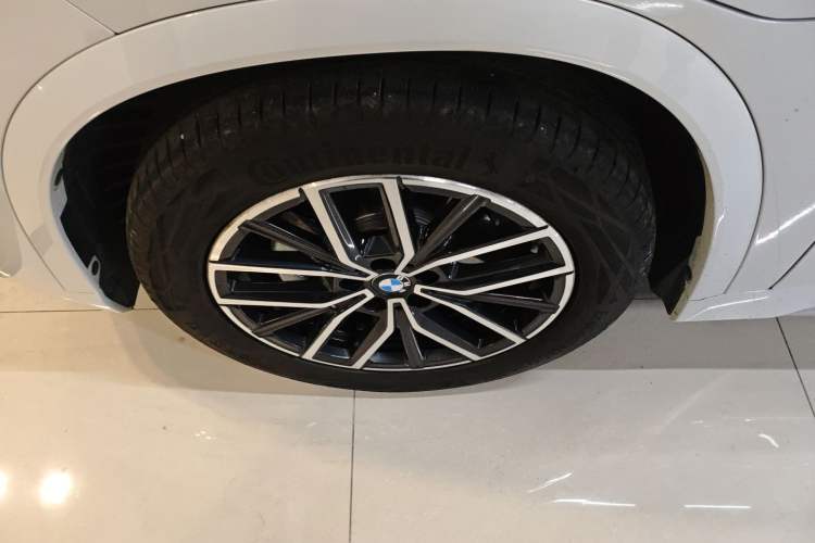 Used BMW iX1 2025 eDrive25L M Sport Package Left Front Wheel Hub
