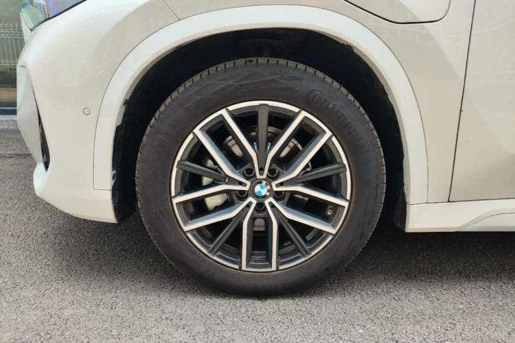 Used BMW iX1 2025 eDrive25L M Sport Package Left Front Wheel Hub