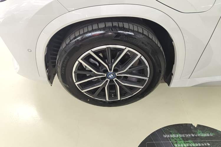 Used BMW iX1 2025 eDrive25L M Sport Package Left Front Wheel Hub