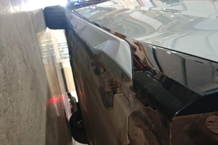 Used BMW iX1 2025 xDrive30L X Design Package Left Side Sill