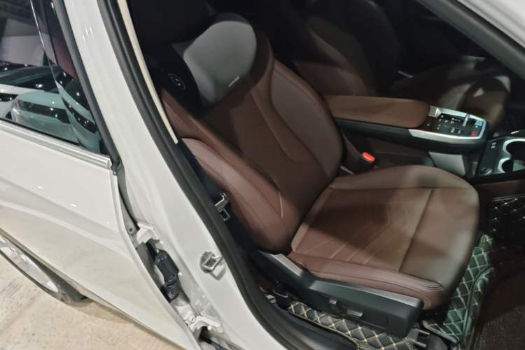 Used BMW iX1 2025 eDrive25L X Design Package Right Front Seat