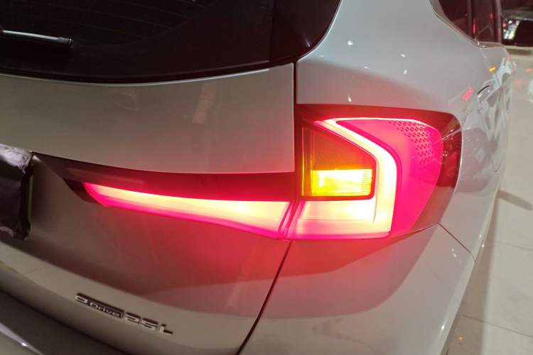 Used BMW iX1 2025 eDrive25L X Design Package Right Rear Taillight