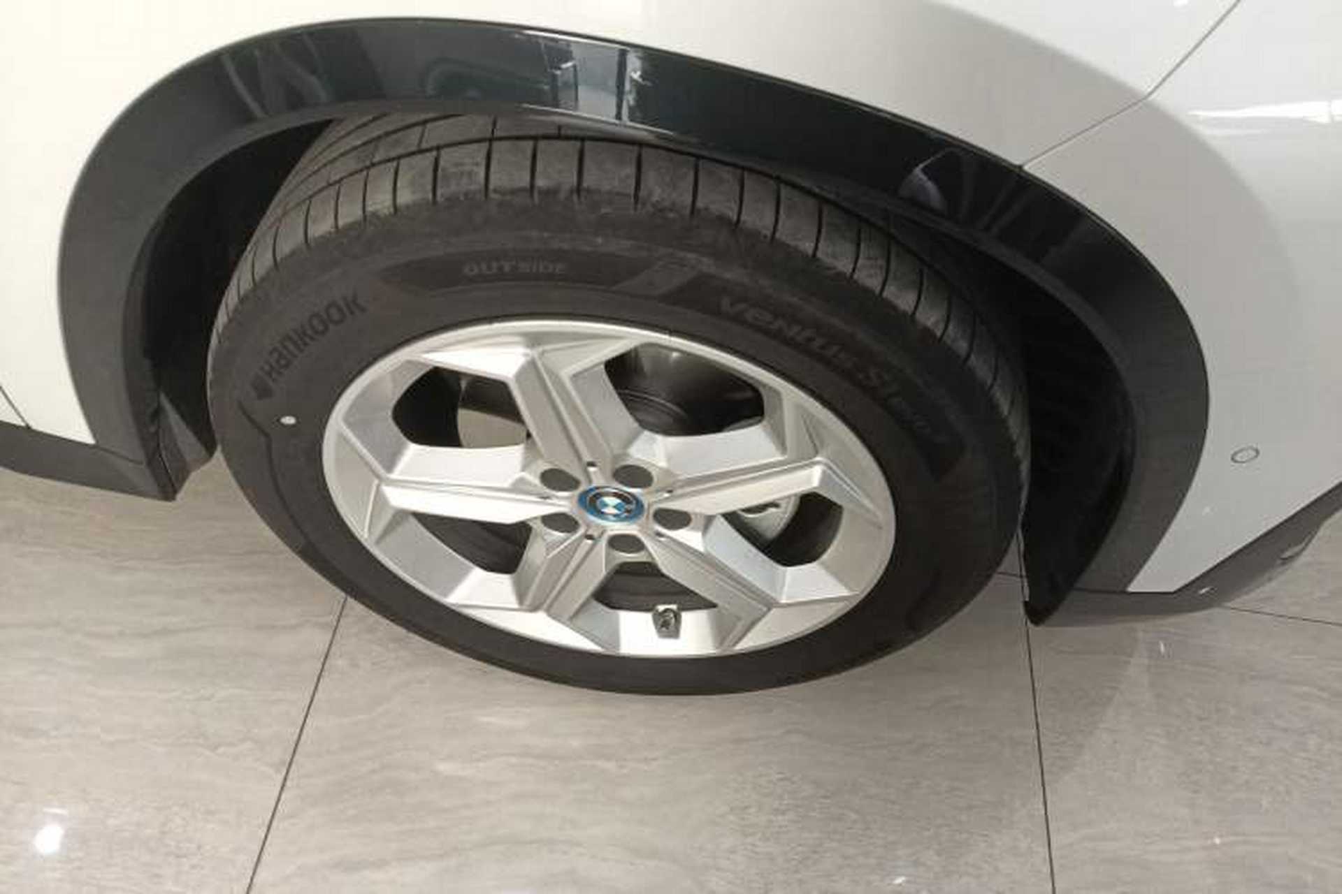 Used BMW iX1 2025 eDrive25L X Design Package Right Rear Wheel Hub