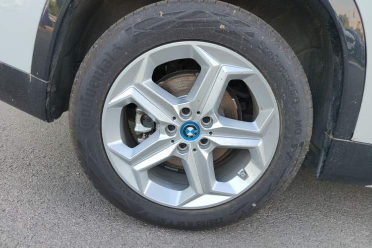 Used BMW iX1 2025 eDrive25L X Design Package Right Rear Wheel Hub