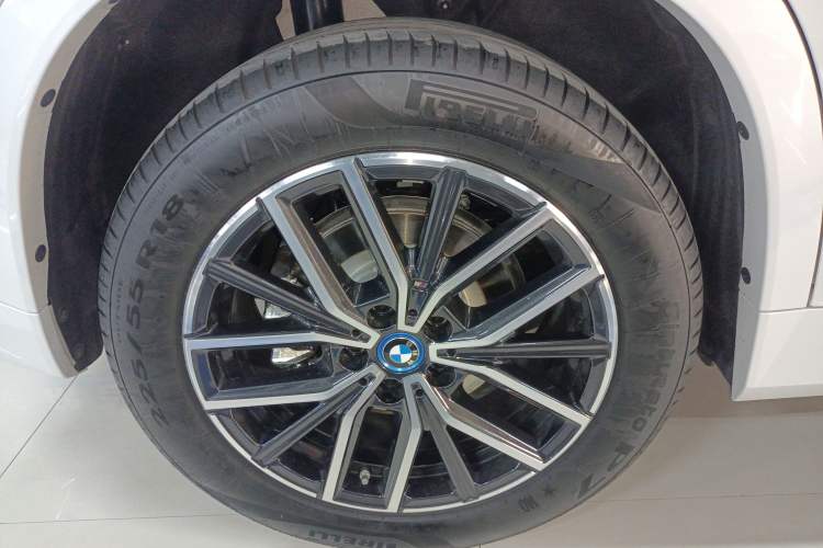 Used BMW iX1 2025 eDrive25L M Sport Package Right Rear Wheel Hub