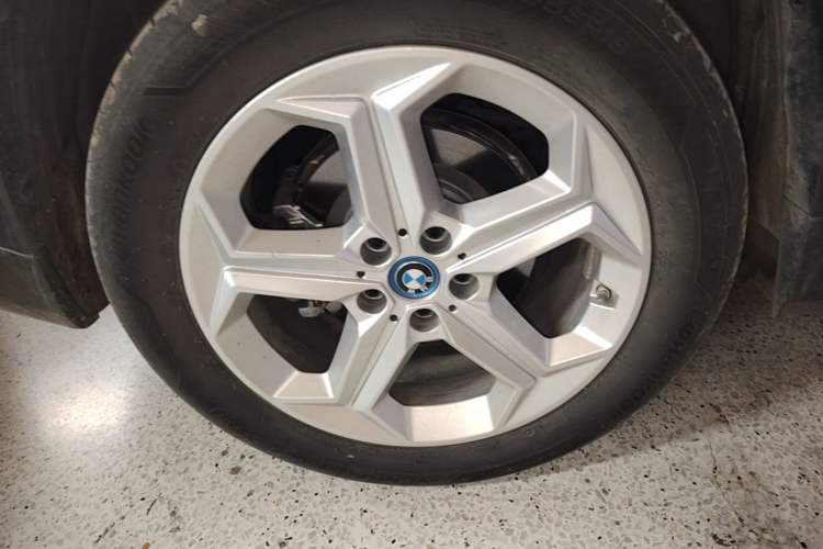 Used BMW iX1 2025 eDrive25L X Design Package Right Rear Wheel Hub