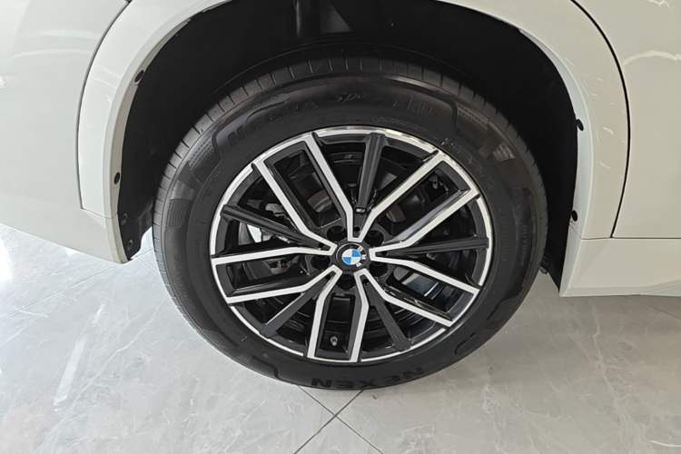 Used BMW iX1 2025 eDrive25L M Sport Package Right Rear Wheel Hub