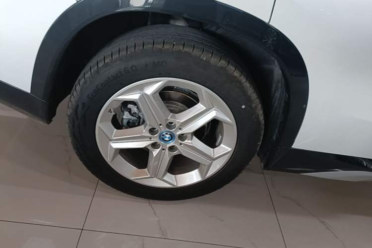 Used BMW iX1 2025 eDrive25L X Design Package Right Rear Wheel Hub