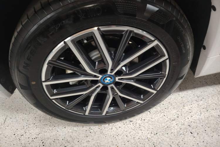 Used BMW iX1 2025 eDrive25L M Sport Package Right Rear Wheel Hub