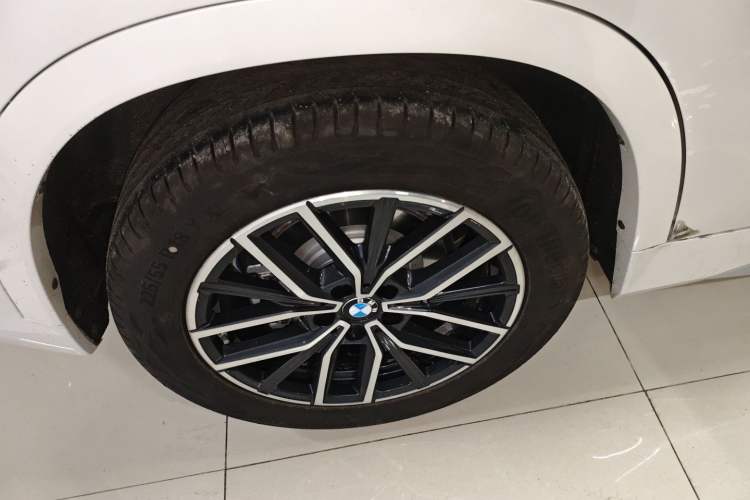 Used BMW iX1 2025 eDrive25L M Sport Package Right Rear Wheel Hub