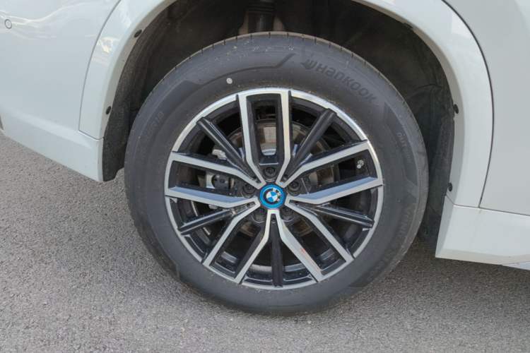 Used BMW iX1 2025 eDrive25L M Sport Package Right Rear Wheel Hub