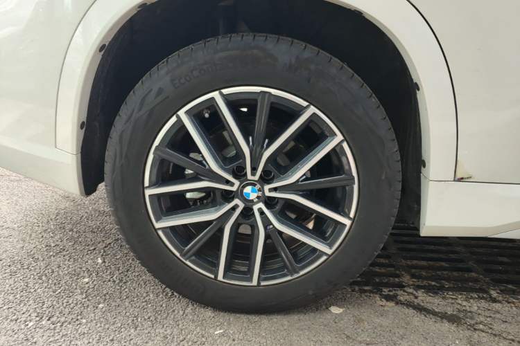 Used BMW iX1 2025 eDrive25L M Sport Package Right Rear Wheel Hub