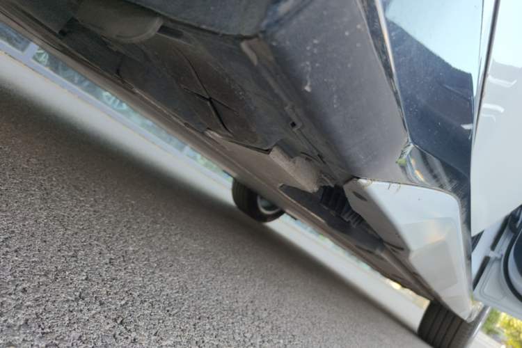 Used BMW iX1 2025 eDrive25L X Design Package Right Side Sill