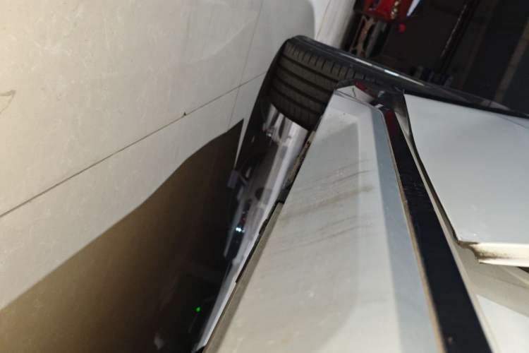 Used BMW iX1 2025 eDrive25L X Design Package Right Side Sill