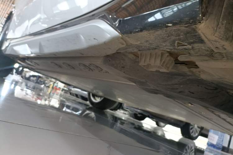 Used BMW iX1 2025 eDrive25L X Design Package Right Side Sill