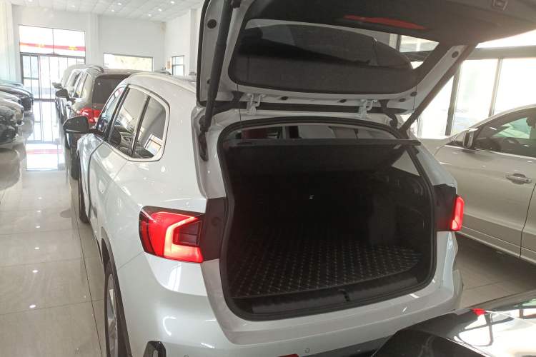 Used BMW iX1 2025 eDrive25L X Design Package Trunk