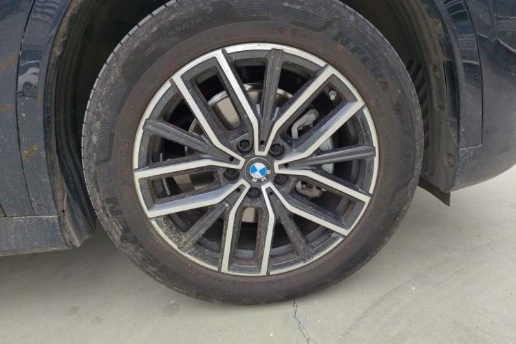 Used BMW iX1 2026 Model, eDrive25L M Sport Package Right Front Wheel Hub