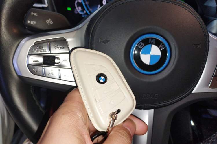 Used BMW iX3 2022 Updated Leading Type Interior 1