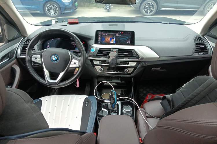 Used BMW iX3 2021 Leading Model Center Console