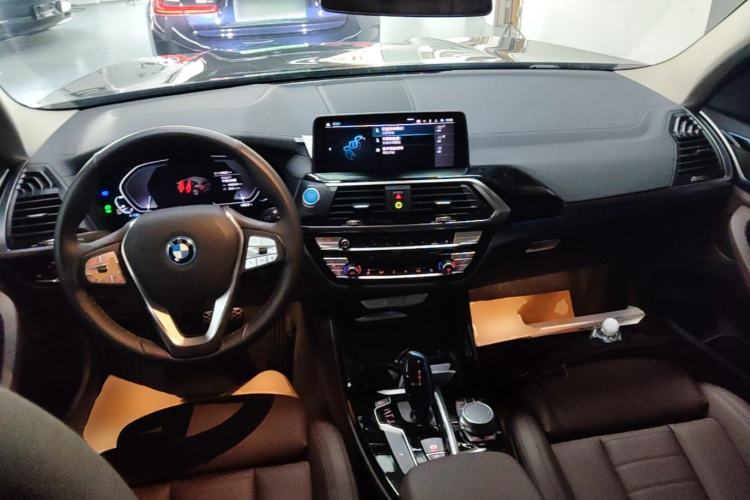 Used BMW iX3 2021 Leading Model Center Console